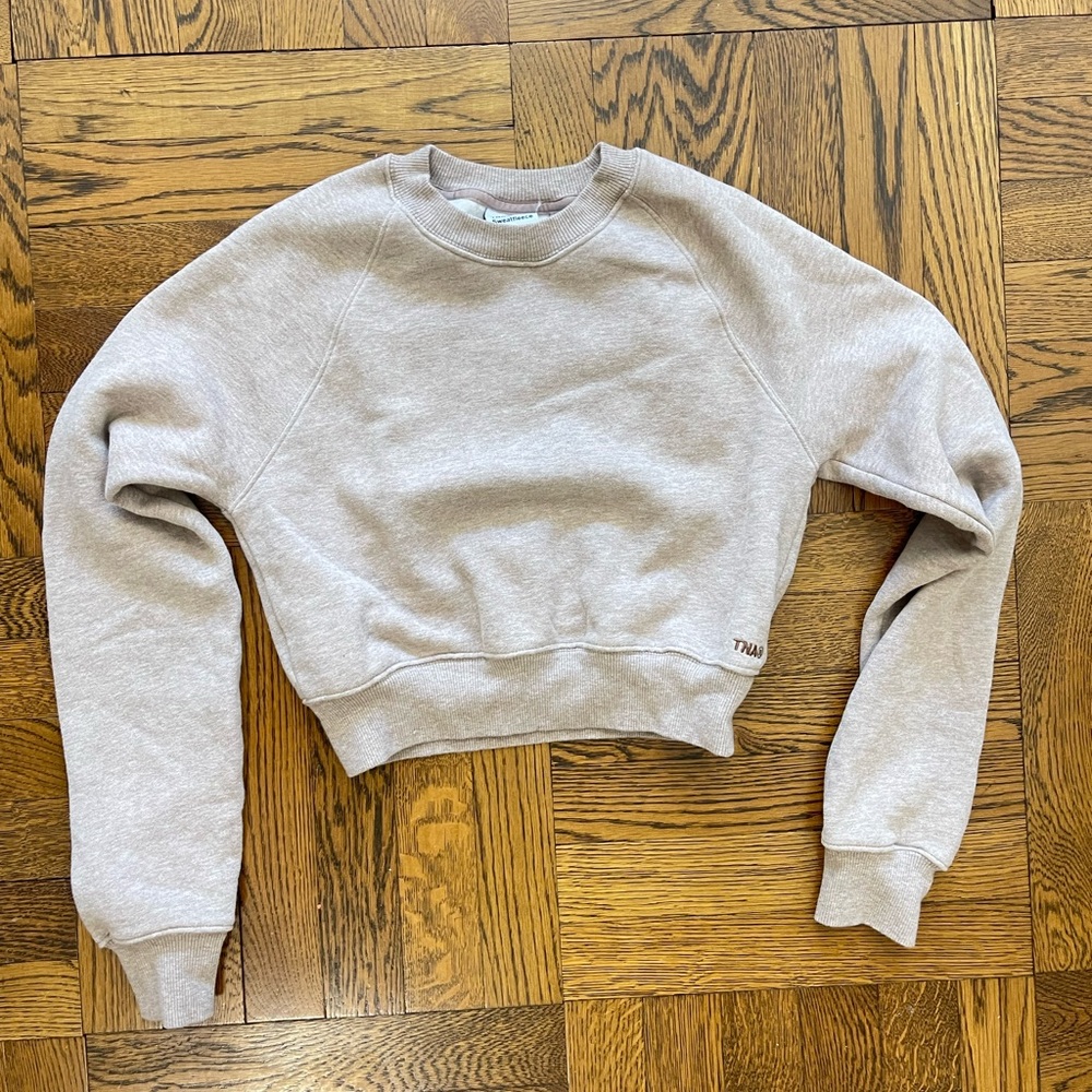 Aritzia TNA cozy fleece perfect fit pullover cropped
